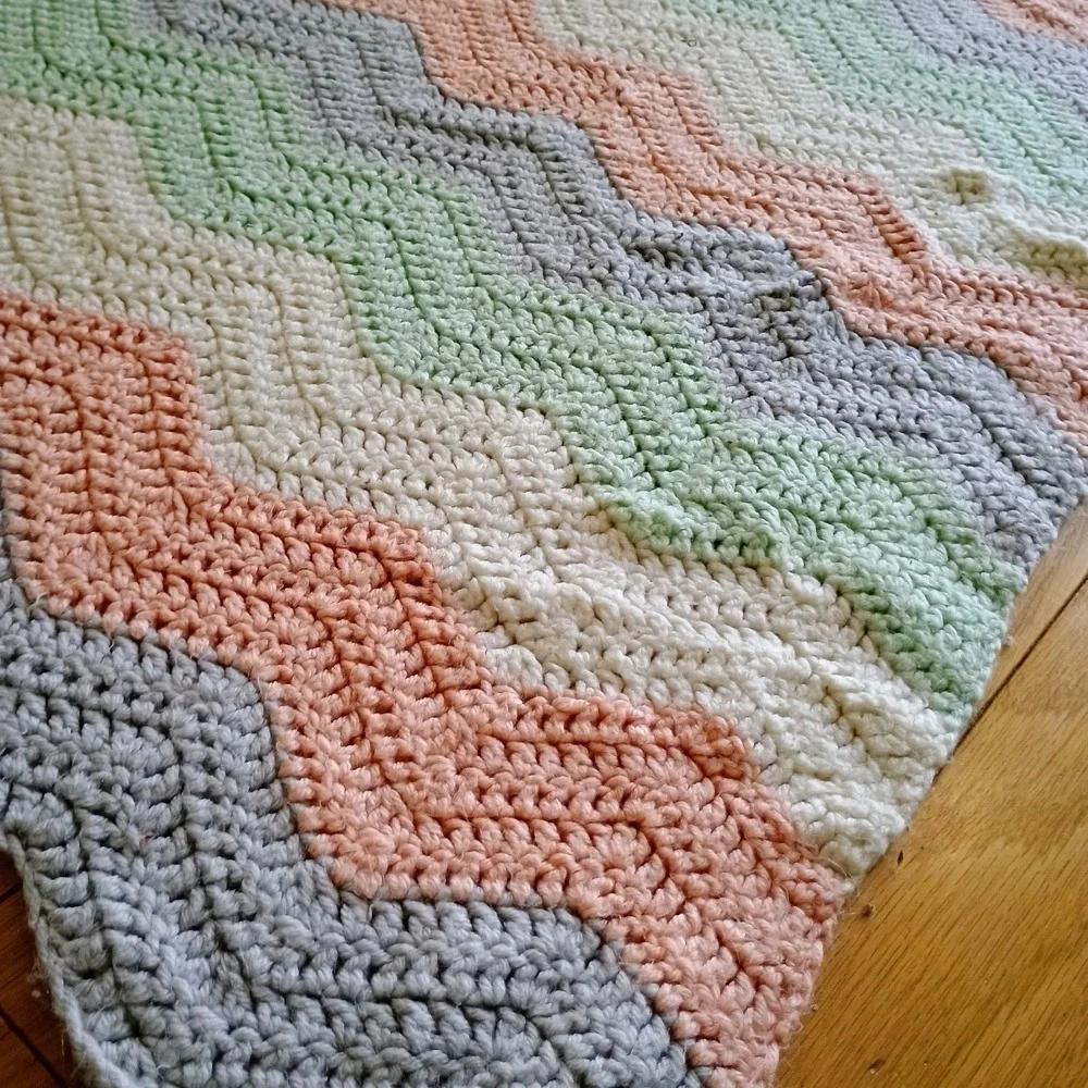 Handmade Granny Afghan Chevron‎ Throw Blanket 61.5 x 47.5 Multicolor